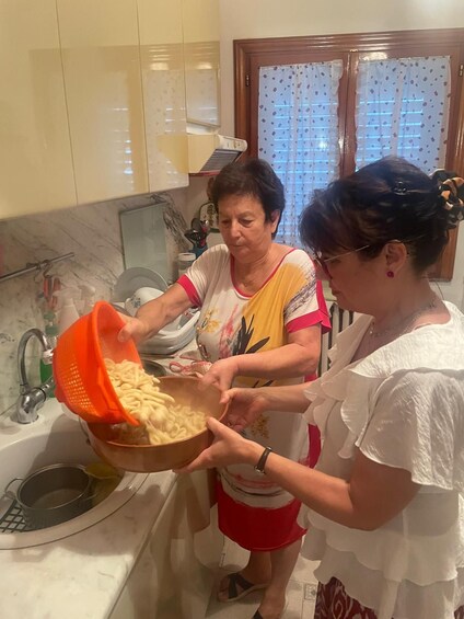 Picture 4 for Activity Orecchiette workshop, made strictly by hand 3