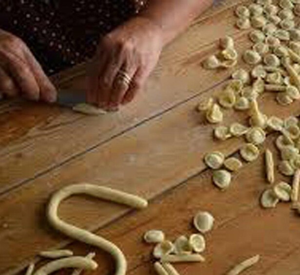 Picture 3 for Activity Orecchiette workshop, made strictly by hand 5