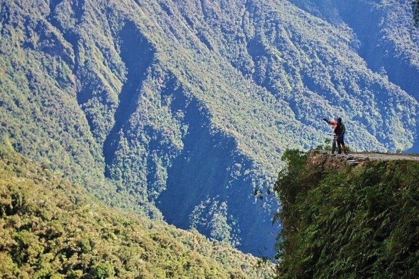 Death Road Mountain Biking Adventure from La Paz 4