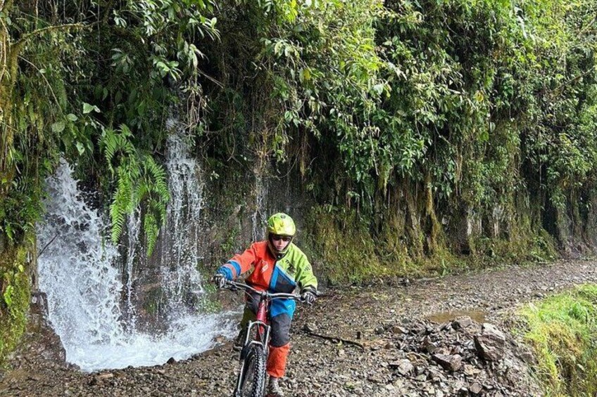 Death Road Mountain Biking Adventure from La Paz 3