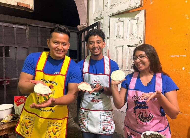 Picture 4 for Activity San Salvador: Starbucks & Pupusas Workshop with Locals 3