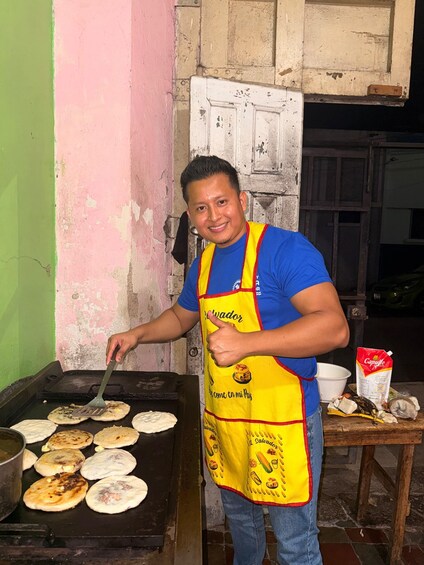 Picture 10 for Activity San Salvador: Starbucks & Pupusas Workshop with Locals 2