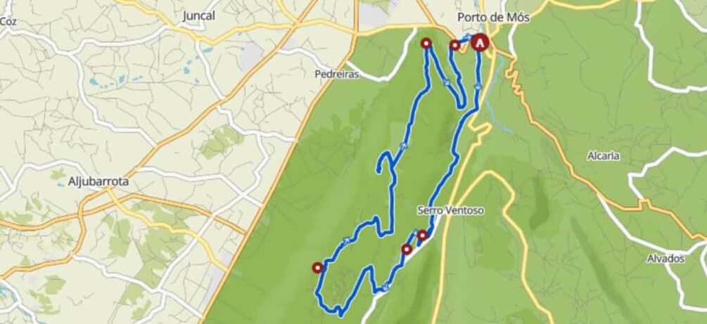 Une carte indiquant un sentier bleu, marqué de points rouges, qui traverse Juncal et Pedroiras et se termine près de Serro Ventoso. 4