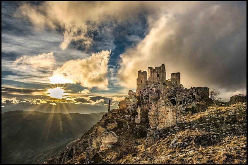 Visit to the famous villages of Abruzzo: Santo Stefano di Sessanio and Rocca Calascio 1