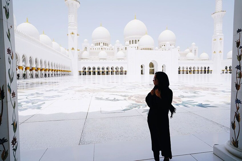 Woman at a mosque in Abu Dhabi