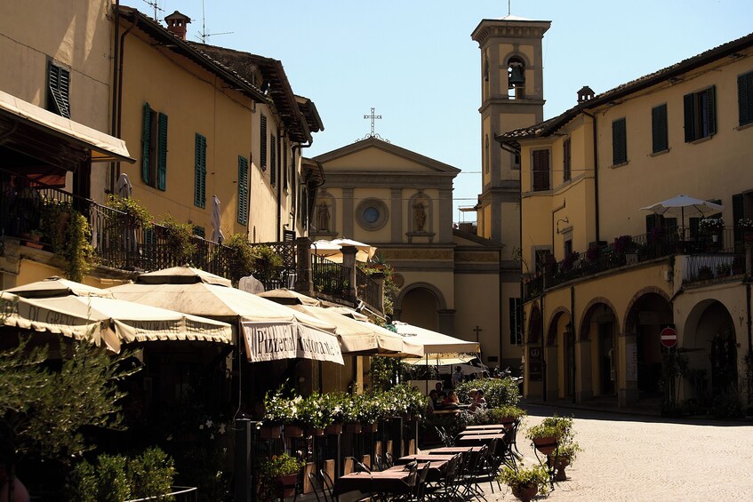 Supertuscan Wine Tour: Masterclass by a Wine Expert