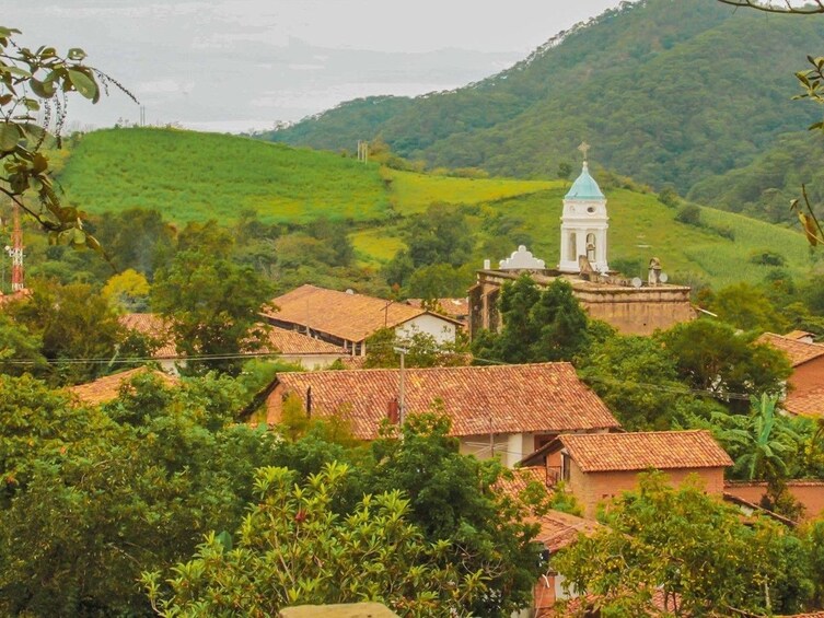 San Sebastian del Oeste tour