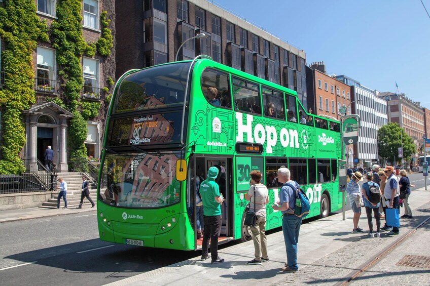 DoDublin - The Original Hop-on Hop-off Bus Tour with LIVE COMMENTARY 3