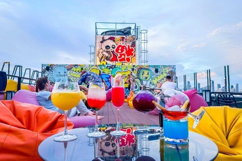 Bangkok Street Food Tour by Tuk Tuk with Rooftop Bar Drink! 2