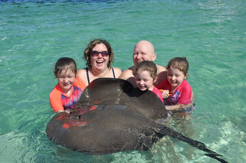 Family and stingray in Punta Cana 