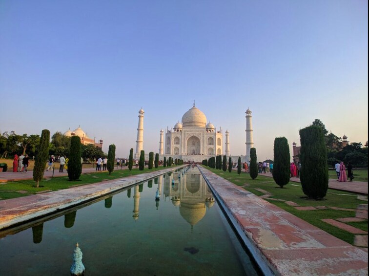  Same Day Round Trip To Taj Mahal, Agra Fort From New Delhi 