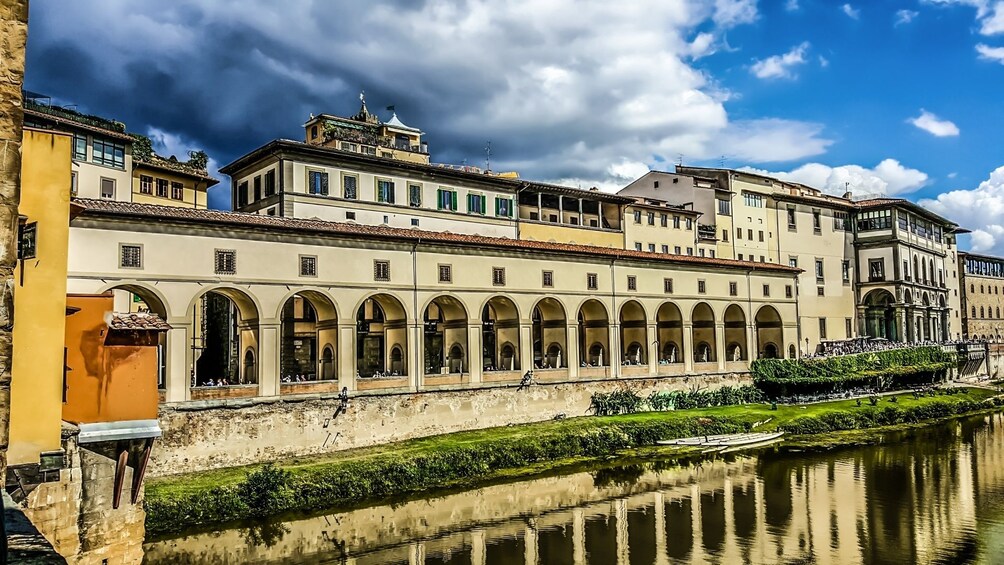 Uffizi Gallery reflects on the River Arno 2
