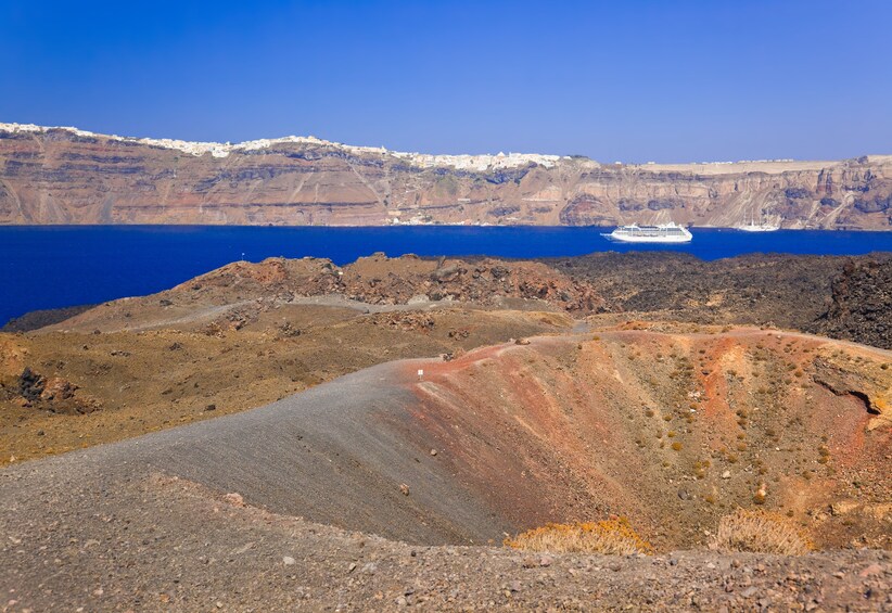 Santorini Volcano Cruise Including Hot Springs and Thirasia