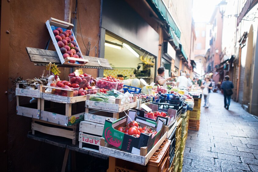 Market, Cook and dine at a Cesarina's home in Terni