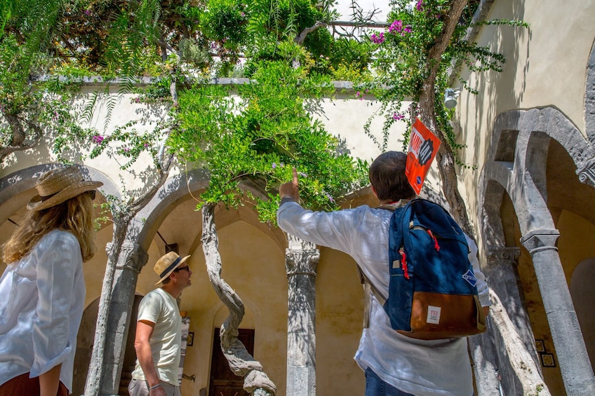 Guided Walking Tour of Sorrento & Street Food Experience