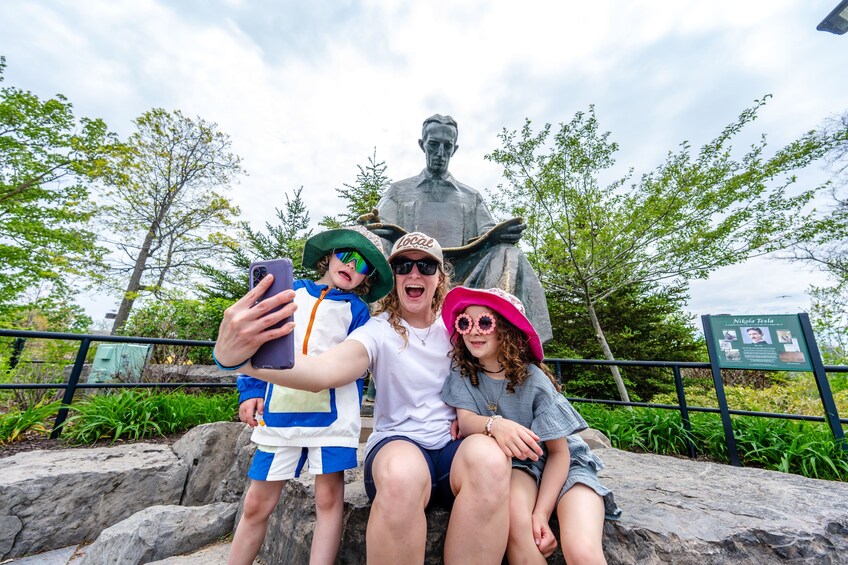 Niagara Falls USA Day and Night Tour with Dinner 5