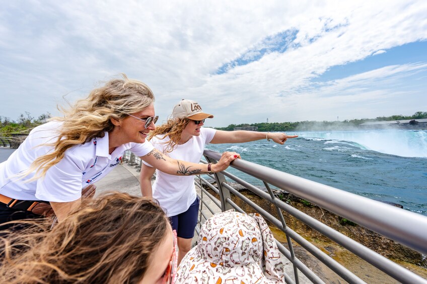 Niagara Falls USA Day and Night Tour with Dinner 4