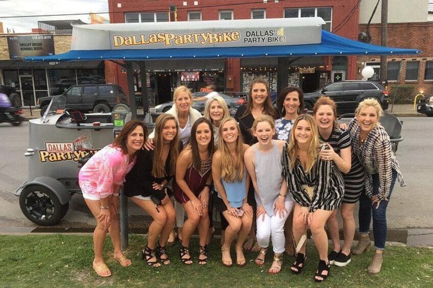 Party Bike Pub Crawl in Deep Ellum and Downtown Dallas 4