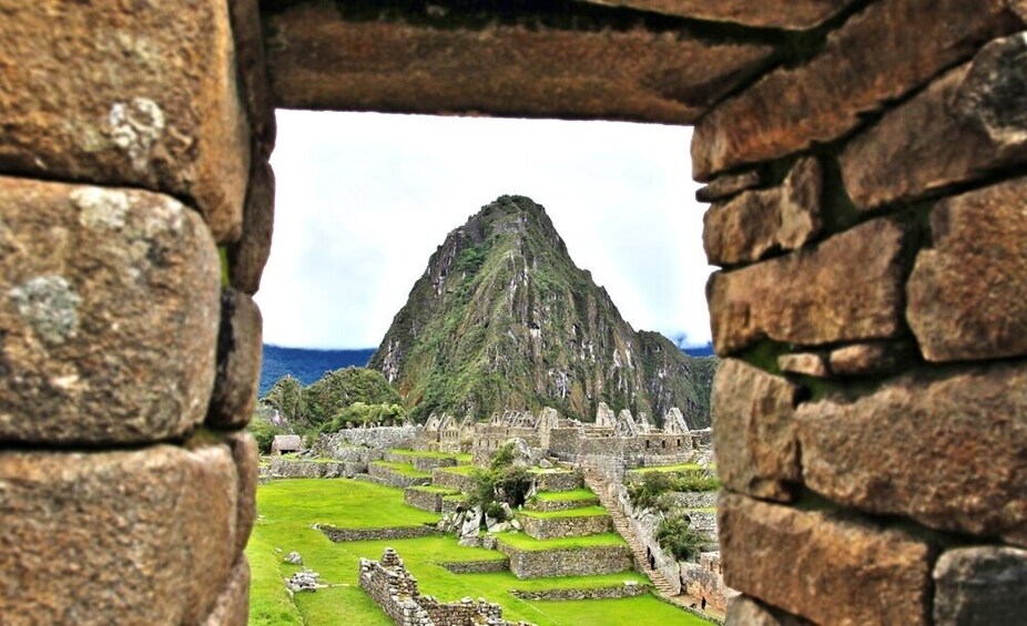 Machu Picchu and the Sacred Valley Tour from Cusco 2 days