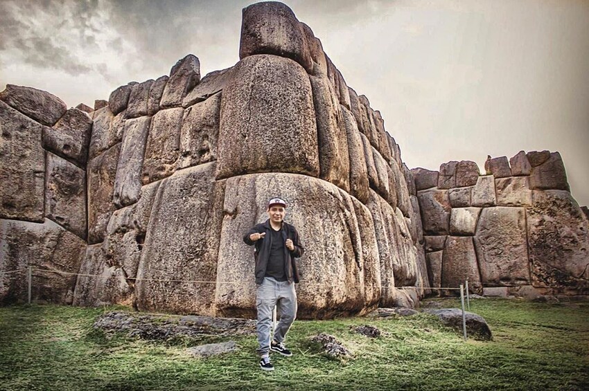 Sacred Valley Full-Day Tour with lunch under Chicón mountain