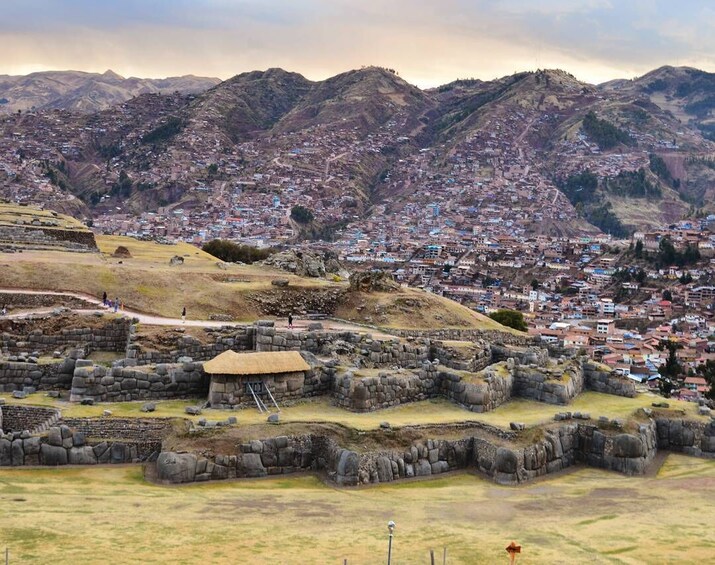 Sacred Valley Full-Day Tour with lunch under Chicón mountain