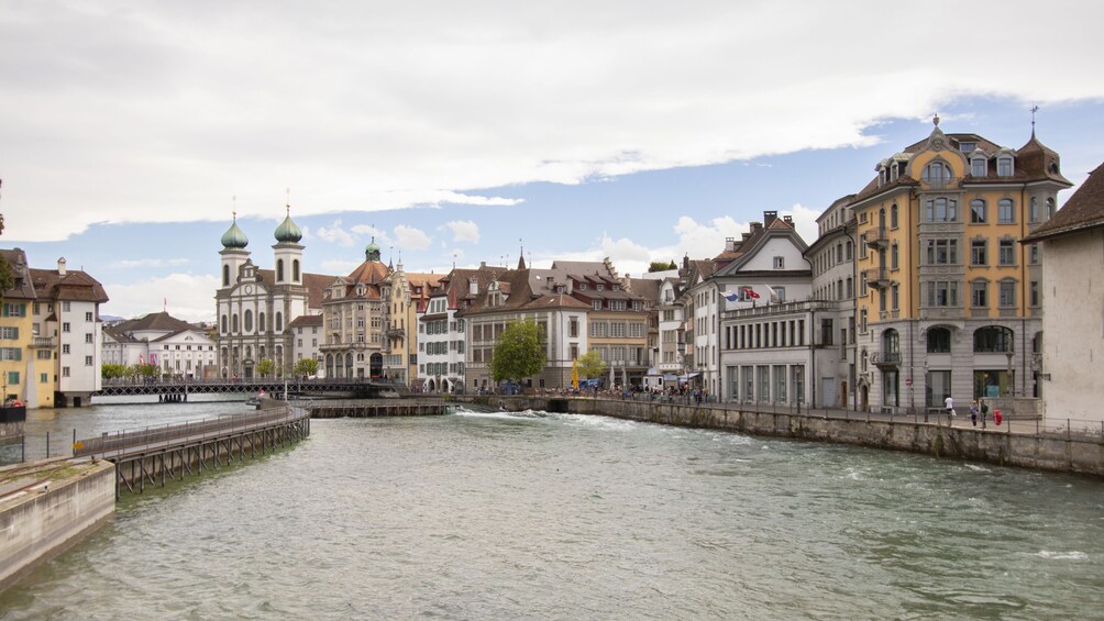 Discover Lucerne in 60 minutes with a Local 2