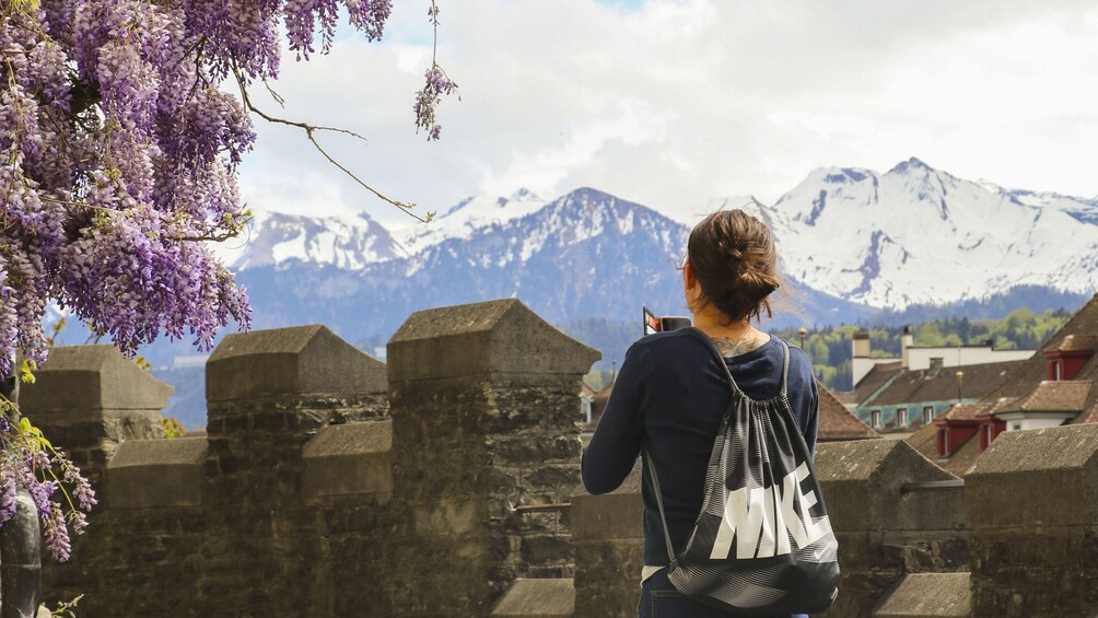 Historical Walk through Lucerne with a Local 3