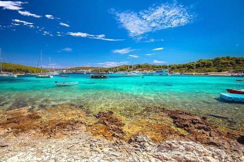 BLUE CAVE & 5 islands tour from Hvar 3
