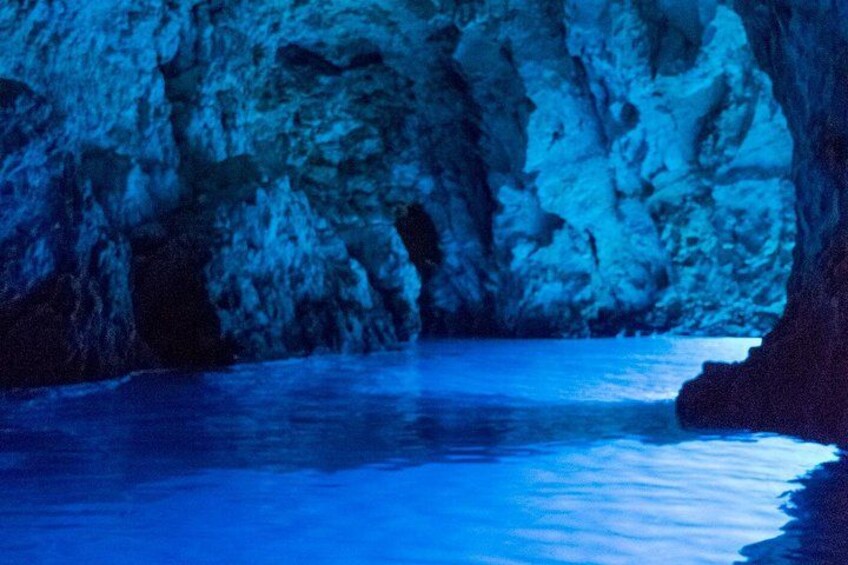 BLUE CAVE and 5 Islands Tour from Hvar 2