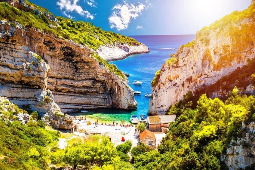 BLUE CAVE & 5 islands tour from Hvar 2