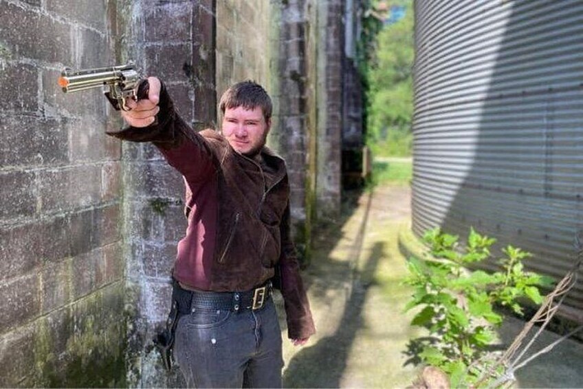 Fan recreating scenes filmed in Haralson 4