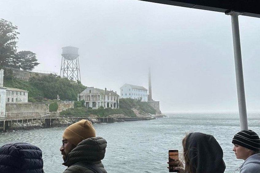 Alcatraz Inside tour with Round trip ferry & Audio App Packages 2