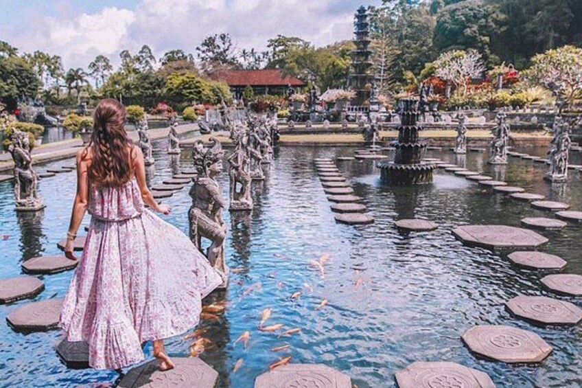 East Bali Tour: Gate of Heaven, Water Palace, Sleeping Gajah 2