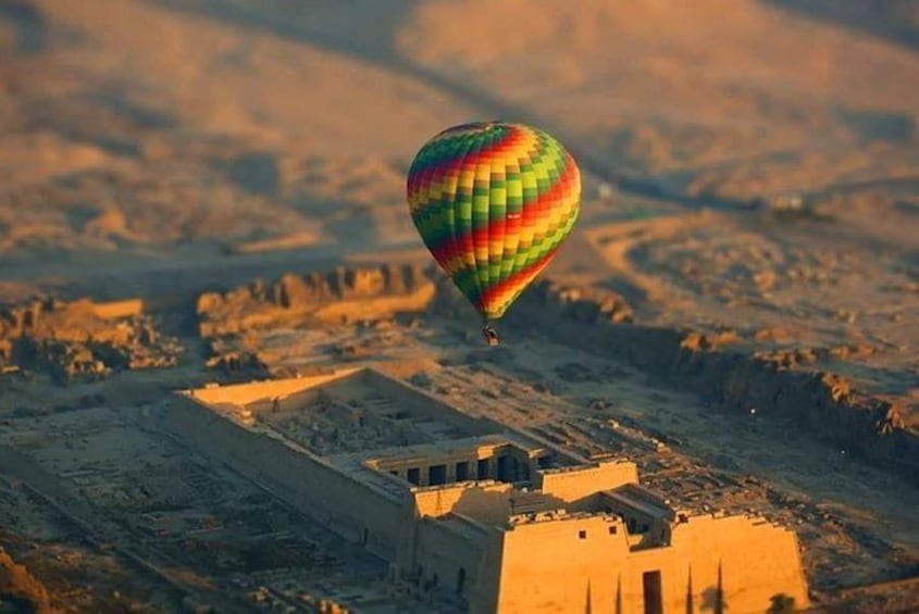 Luxury Hot Air Balloon Riding in Luxor 4