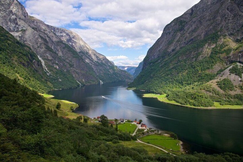 large-The Nærøyfjorden-Øyvind Heen - VisitNorway.com