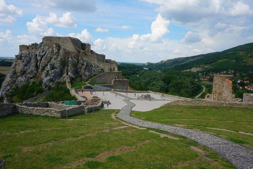 Devin Castle Tour with Wine Tasting 4
