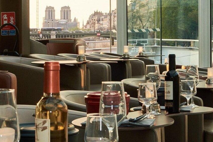 Paris en Scene 3 Course Seine River Dinner Cruise 3