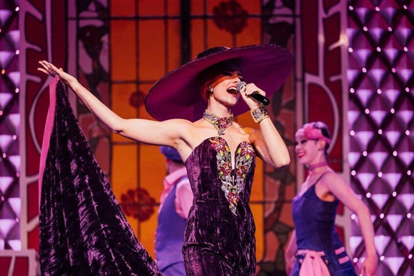 Paris La Nouvelle Eve Cabaret Show in Montmartre 4