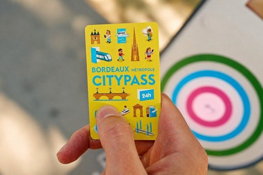 A hand holding a yellow card with illustrations of landmarks and the text 'Bordeaux Métropole CityPass 24h.' 4