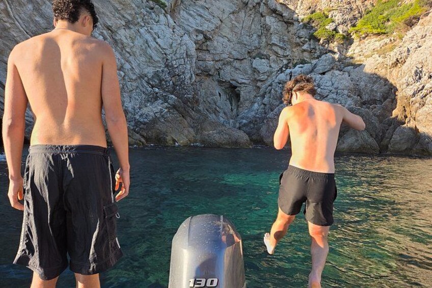 Private Blue Cave & 7 Caves Speedboat Tour + Drinks & Snorkel 2