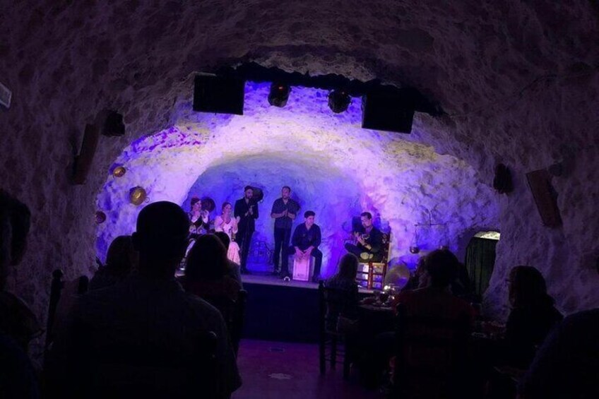 Skip the Line: 1 Hour Flamenco Show Ticket in a Cave-Restaurant in Granada