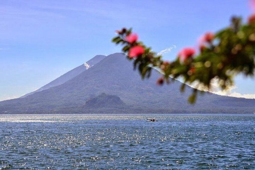 Lake Atitlán Sightseeing Cruise with Transport from Guatemala City