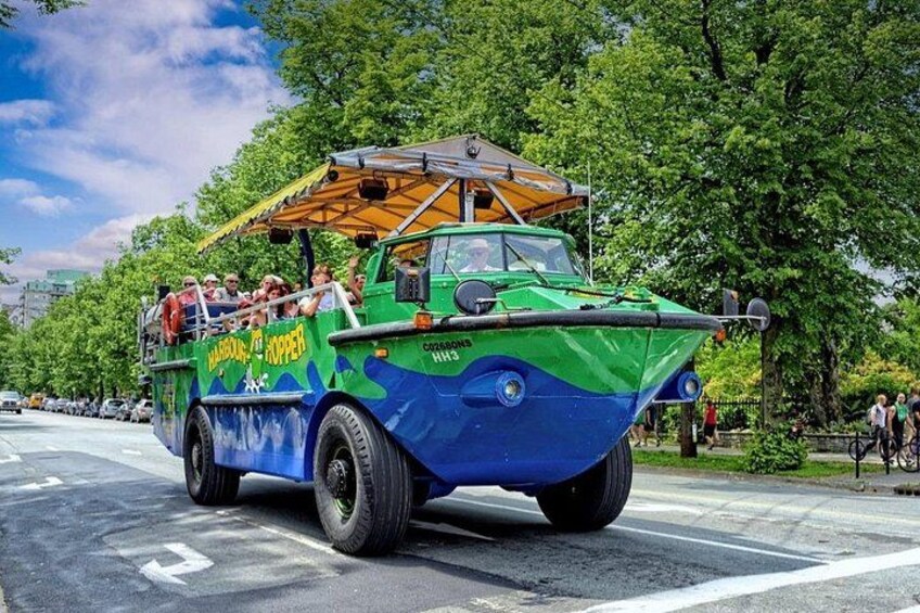 Harbour Hopper on Spring Garden Road near the Public Gardens 2