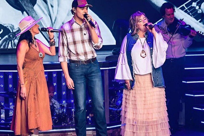 Clay Cooper's Country Express in Branson 3