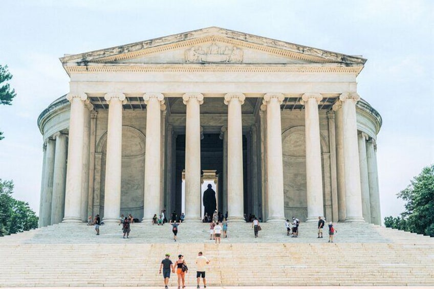 Half-Day Grand Sightseeing Tour of Washington DC with Stops at 8 Top Sites