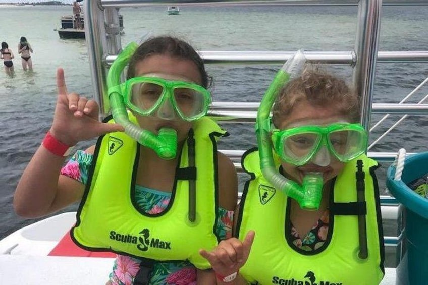 Snorkel & Dolphin Sightseeing Tour Aboard the Footloose 4