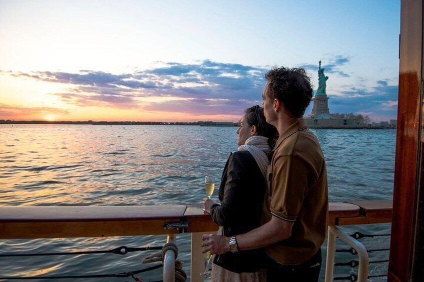 Watch the sunset at the Statue 4
