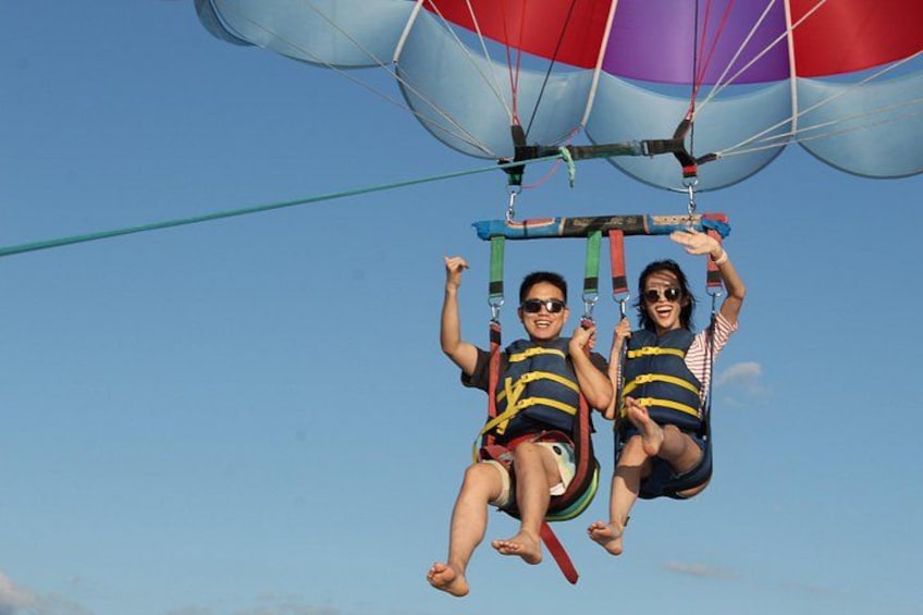 Parasailing Experience in Waikiki, HI 1