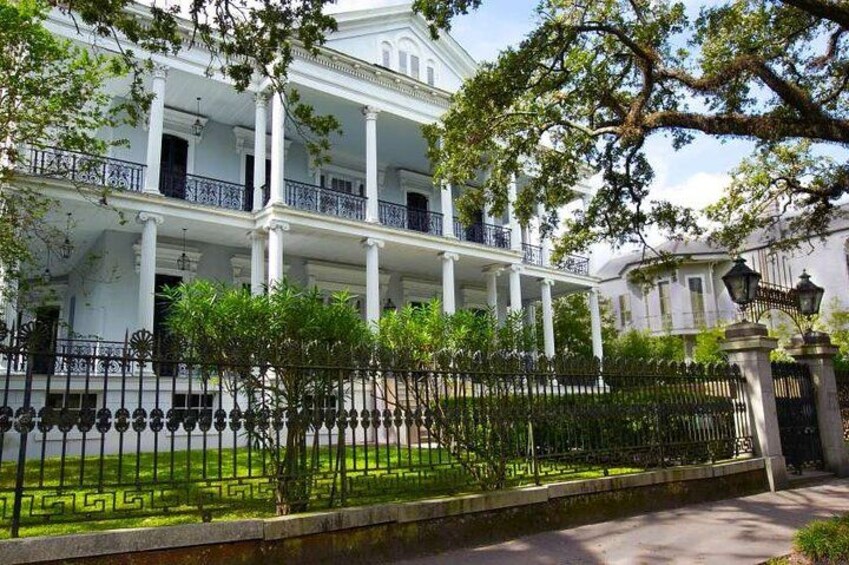 American Horror Story House - Garden District - nolabig4.c0m 5