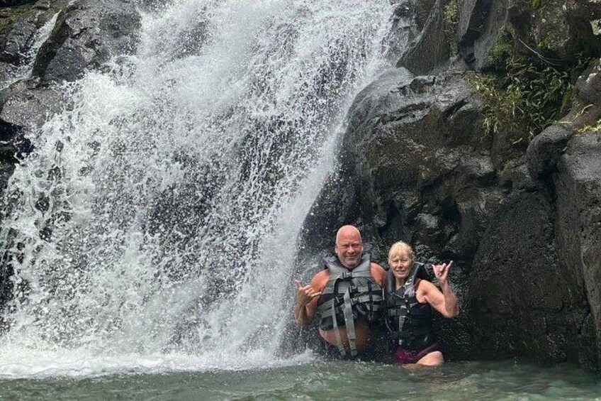 Oahu Circle Island Tour with Waimea Valley Waterfall 2